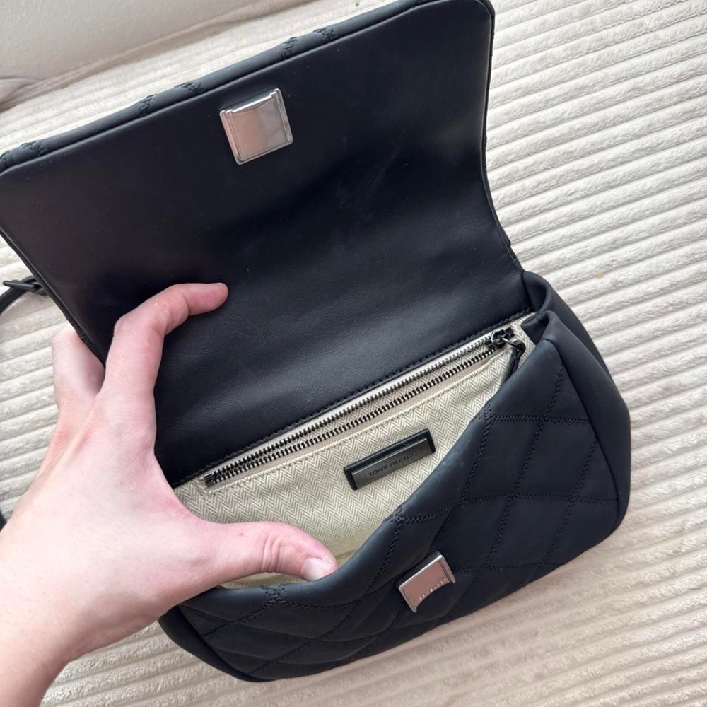 Tory Burch Willa matte top handle black bag with chain strap - Picture 4 of 5